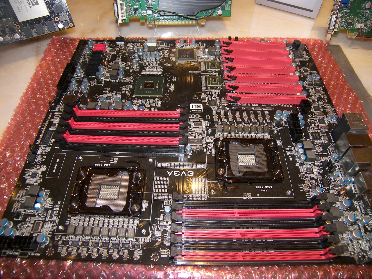 Зион процессор. ASUS lga1366 двухпроцессорная. Материнская плата Socket 1366 два процессора. Сокет 1700 материнская плата. Двухпроцессорная мат плата на сокете LGA 1700.