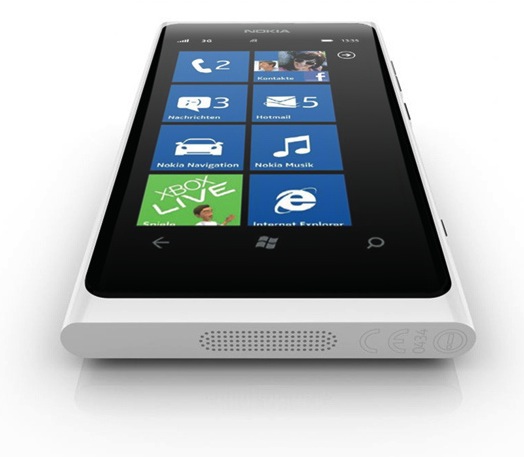 Nokia-Lumia-800-white