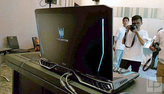 acer predator 21 x back