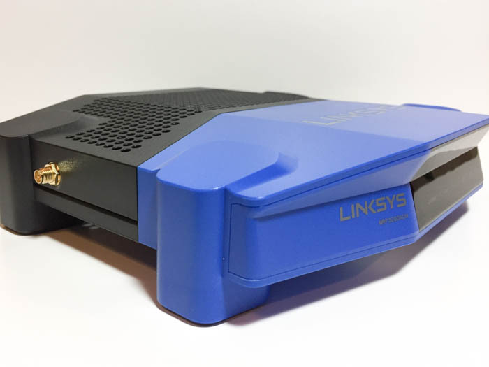 linksys wrt3200acm router right side