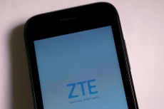 US lifts ZTE ban