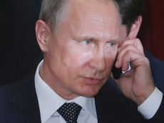 Tsar Putin suddenly finds phone plans cut off