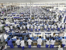 Foxconn sees profit fall