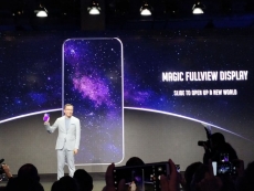 Honor teases bezel-less Magic 2 smartphone