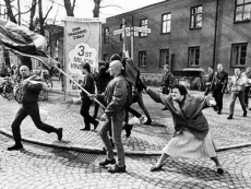 Twitter's algorithm is biased towards right wingers