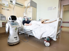Robots go to work in Italian hospitals