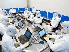 Intel scoops up GloFlo employees
