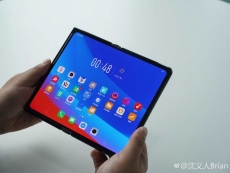 Oppo shows off its foldable prototype smartphone