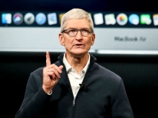 Tim Cook tries to whip the Apple press to push AR and VR
