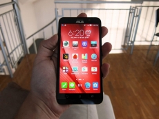 Asus smartphone push centred on unlocked phones