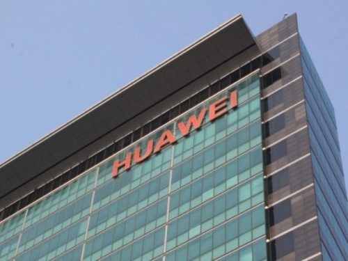 Flex hung onto Huawei goods
