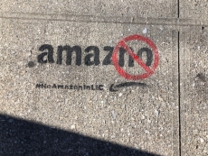 Amazon thinking of abandoning New York amid protests