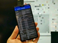 OnePlus 6 front has a notch