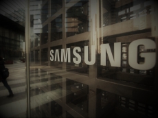 Samsung booms as chip sales slow