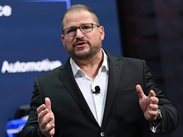 Qualcomm boss reckons 6G glasses will boss your calendar