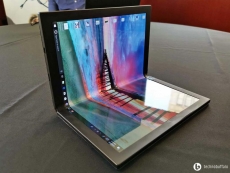Lenovo shows off foldable PCs