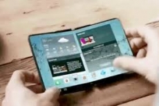 Google develops foldable phone software for Android