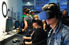 Facebook closes Oculus demo stations