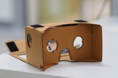 Google gets deeper into virtual reality