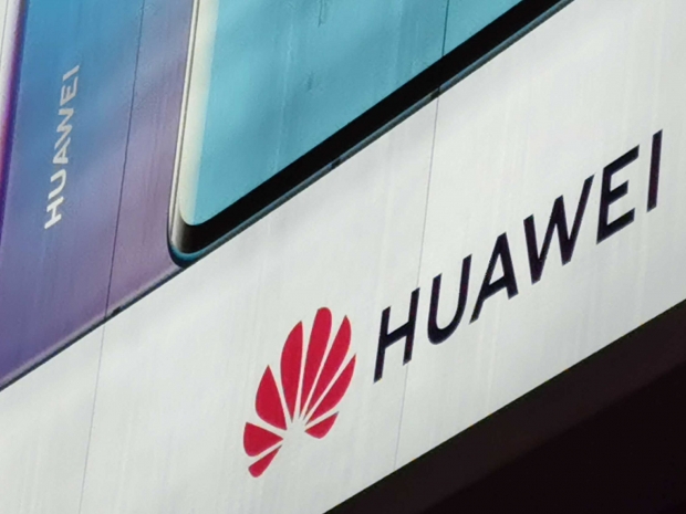 Huawei&#039;s grip on China grows