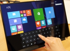 LG promises lighter touch thinner screens