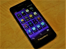 BlackBerry must face lawsuit over its Blackberry 10