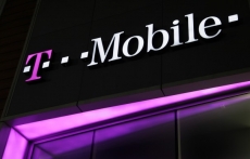 T-Mobile sees profit jump