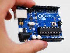 Arduino 101 meets its maker
